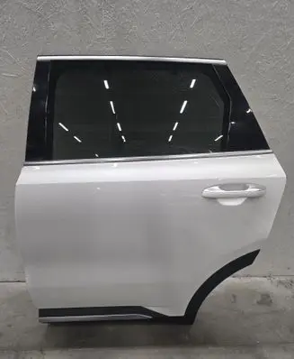 KIA Sorento IV Rear door