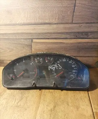 Audi A6 S6 C5 4B Speedometer (instrument cluster)