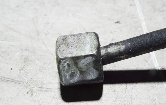 Volkswagen PASSAT B8 Fuel injector supply line/pipe 
