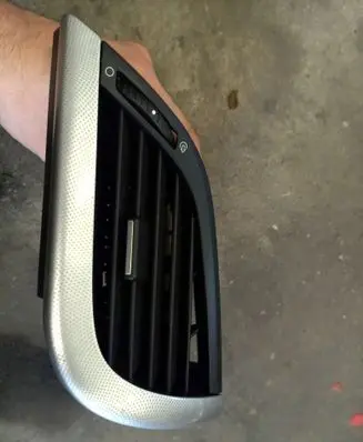 Peugeot 207 Dashboard side air vent grill/cover trim 9650088477 A1010047