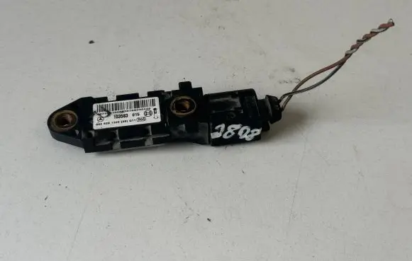 Mercedes-Benz E W211 Airbag deployment crash/impact sensor 0028201326 103583015 13766307
