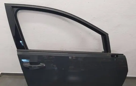 Volkswagen Golf VII Front door 