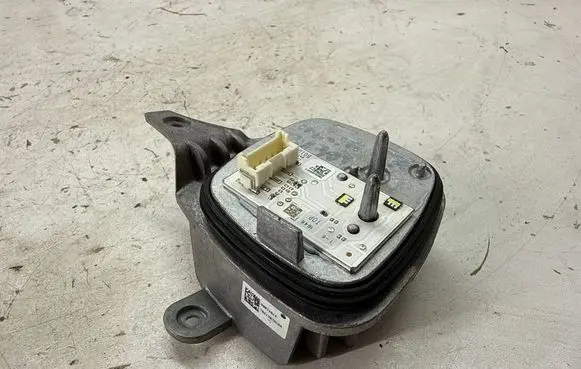 Infiniti QX30 LED ballast control module 90074814 70413072C2A