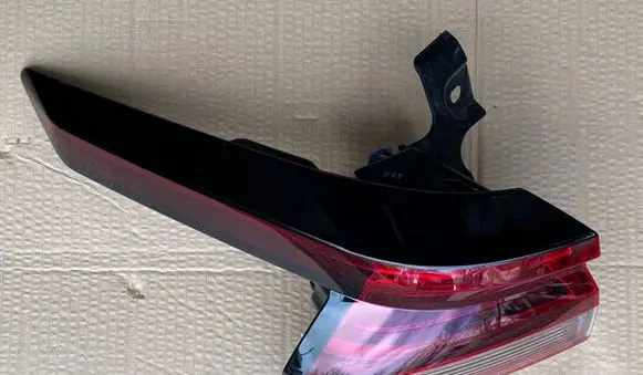 Nissan Qashqai J12 Rear/tail lights 2208D02F