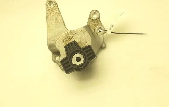 Volvo XC40 Engine mounting bracket 32298844