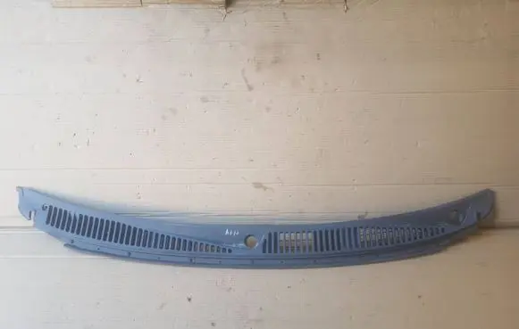 Suzuki Ignis Wiper trim 7233180G10
