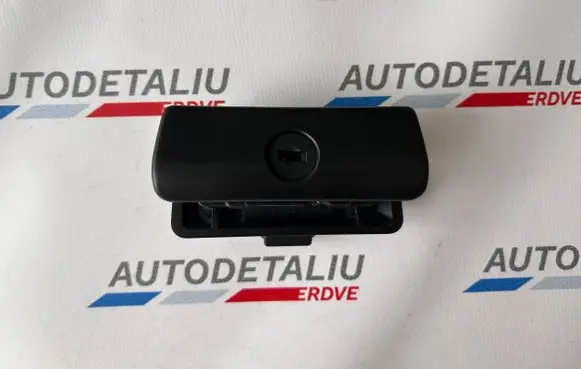 BMW 5 E39 Glove box handle 8163017 8163018