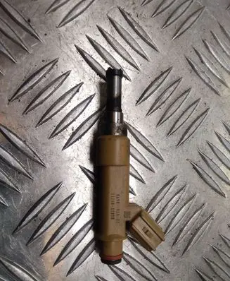 Toyota Prius (XW30) Fuel injector 069092527 2325037010