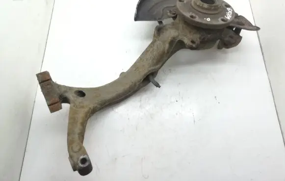 Volkswagen PASSAT B5 Front wheel hub