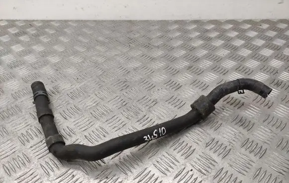 Volkswagen PASSAT B8 Engine coolant pipe/hose