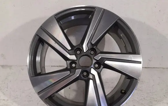 Audi Q2 - R18 alloy rim 