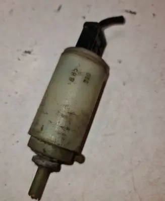 Audi A4 S4 B5 8D Windscreen/windshield washer pump 96221