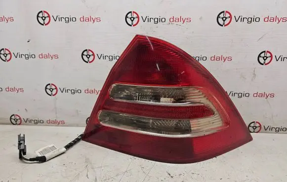 Mercedes-Benz C W203 Rear/tail lights Ulo3311r