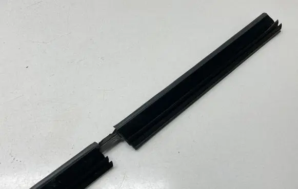 Mercedes-Benz EQC Rubber seal rear door window/glass A2937354300 DA15677