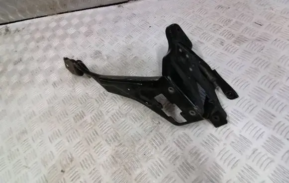 Mercedes-Benz C W204 Headlight/headlamp mounting bracket 204626045