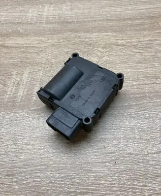 Audi A8 S8 D3 4E Air flap motor/actuator 4F0820511A
