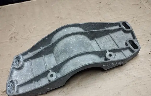 Chrysler Pacifica Gearbox mounting bracket 05110027AC