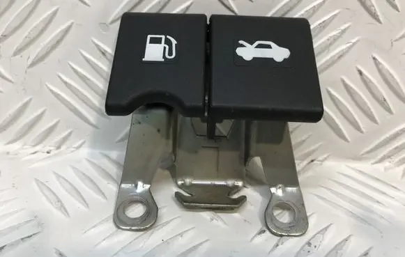 Nissan Qashqai+2 Engine bonnet (hood) release handle