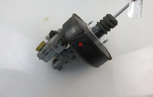 Volkswagen Fox Brake booster 5Z1614105A