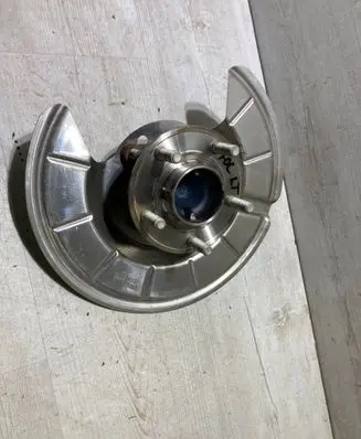 Ford Focus Rear wheel hub jx6c20299d1d