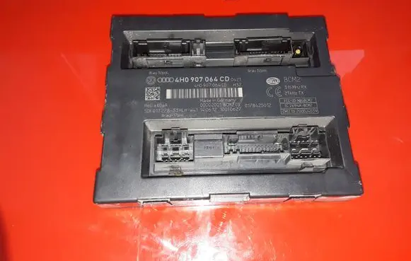 Audi A8 S8 D4 4H Comfort/convenience module 4H0907064CD 5DK01022833 0178425012