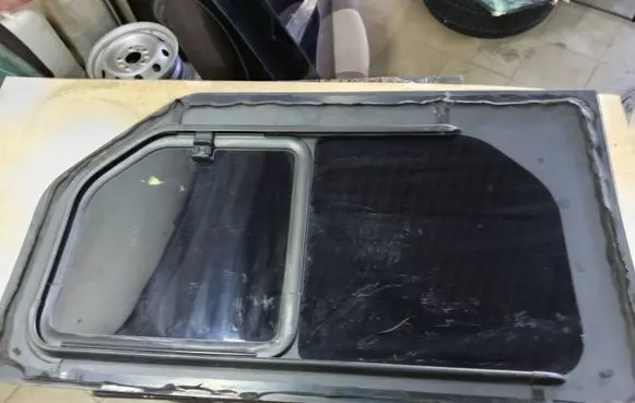 Renault Trafic II (X83) Rear side window 43R000470S