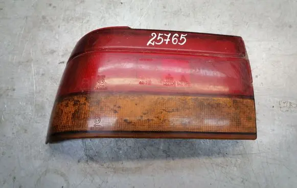 Mitsubishi Lancer Rear/tail lights 0438560L