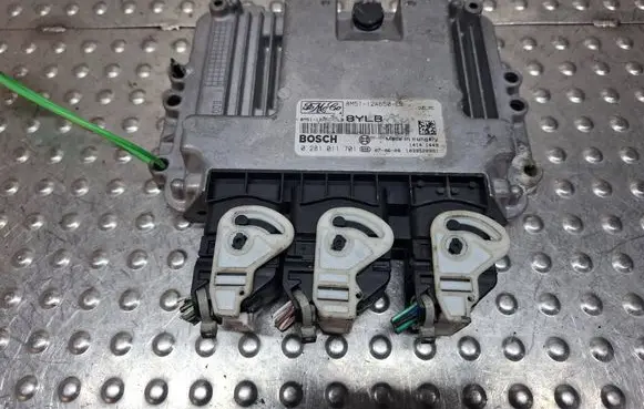 Ford Focus Engine control unit/module ECU S27705028 8M5112A650LB