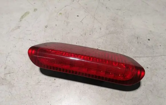 Nissan Juke I F15 Third/center stoplight