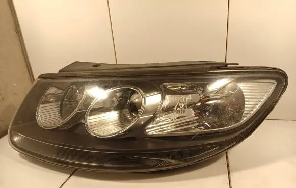 Hyundai Santa Fe Headlight/headlamp 921012B025 921012B0