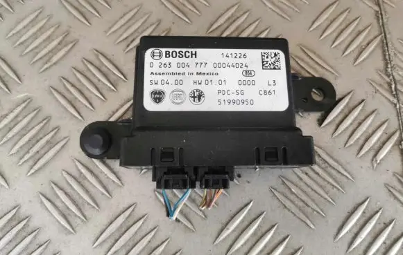 Fiat 500L Parking PDC control unit/module 51990950