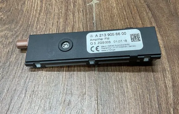 Mercedes-Benz E W213 Aerial antenna amplifier A2139056600