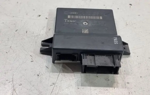 Audi A6 S6 C6 4F Gateway control module 4F0907468D