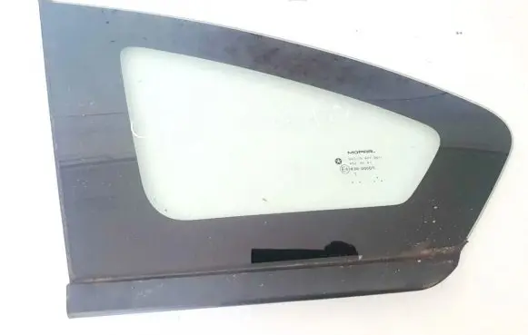 Dodge Caliber Rear side window
