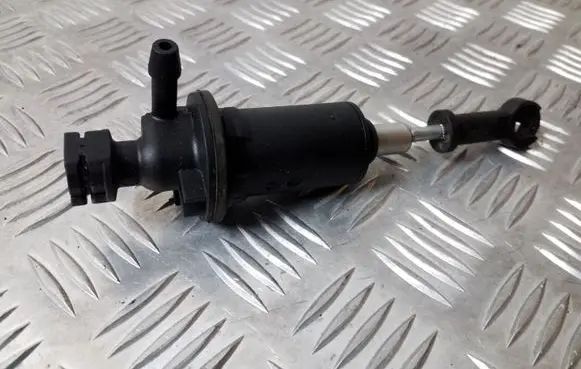 Clutch master cylinder