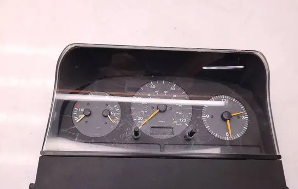 Speedometer (instrument cluster)