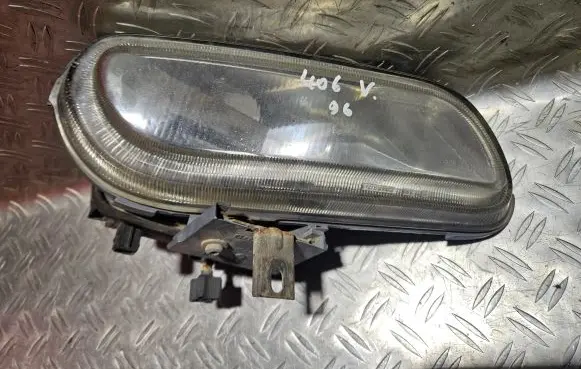 Peugeot 406 Front fog light 37080748D 02B51447