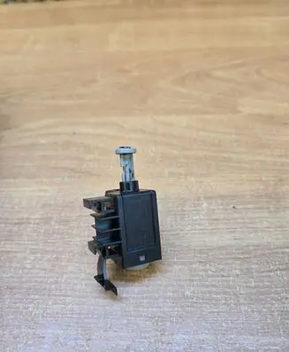 Volvo V40 Clutch pedal sensor 6G9T11A153