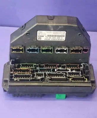 Mercedes-Benz C W204 Fuse module A2045454501