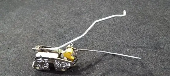 Mitsubishi Colt Front door lock