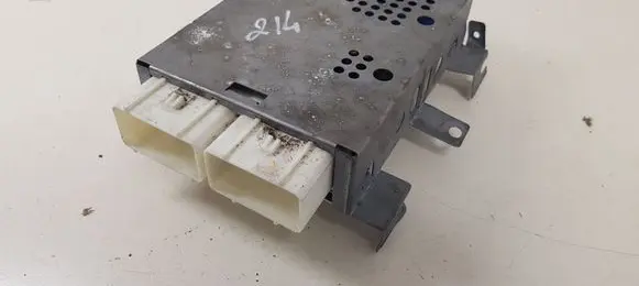 Chrysler Town u0026 Country III Central body control module P4686925