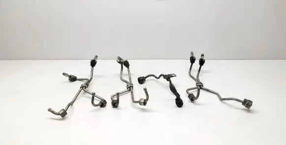 Volvo S60 Fuel injector supply line/pipe 
