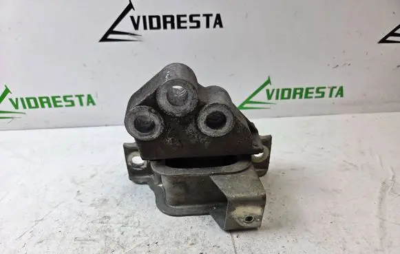 Fiat Doblo Engine mount bracket