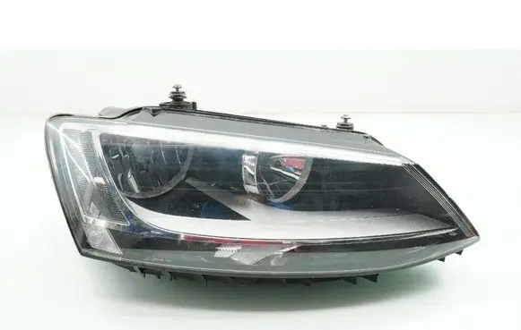 Volkswagen Jetta VI Headlight/headlamp MMAUTKO17007
