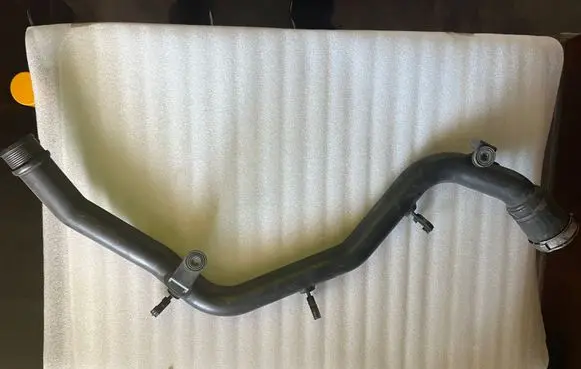 Audi Q7 4L Intercooler hose/pipe 7L6145795