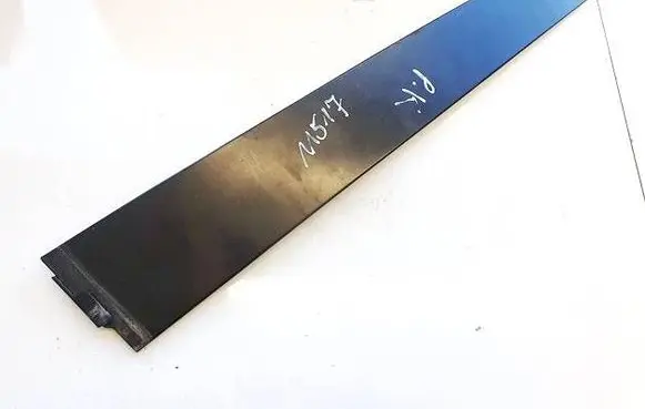 Volkswagen Touran I Front door glass trim molding 1T0837889