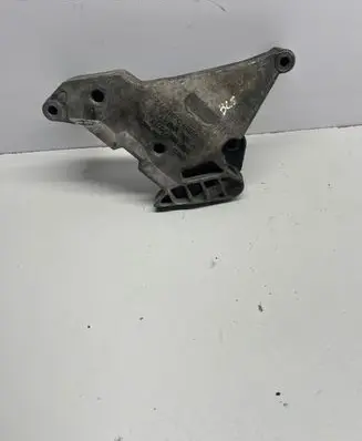 Volkswagen PASSAT B6 Engine mounting bracket 03G199207F