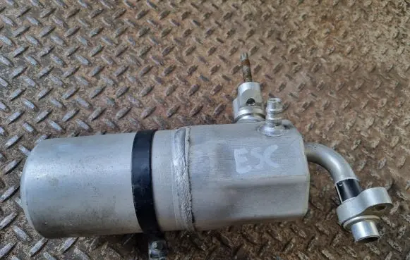 Cadillac Escalade Air conditioning (A/C) air dryer 15775802