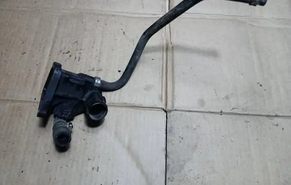 Thermostat/thermostat housing
