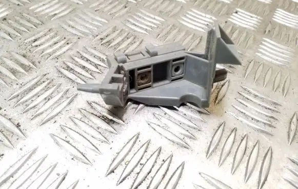 Toyota RAV 4 (XA20) Front bumper mounting bracket